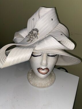 Pretty Dress Hat / Church Hat by Sierra